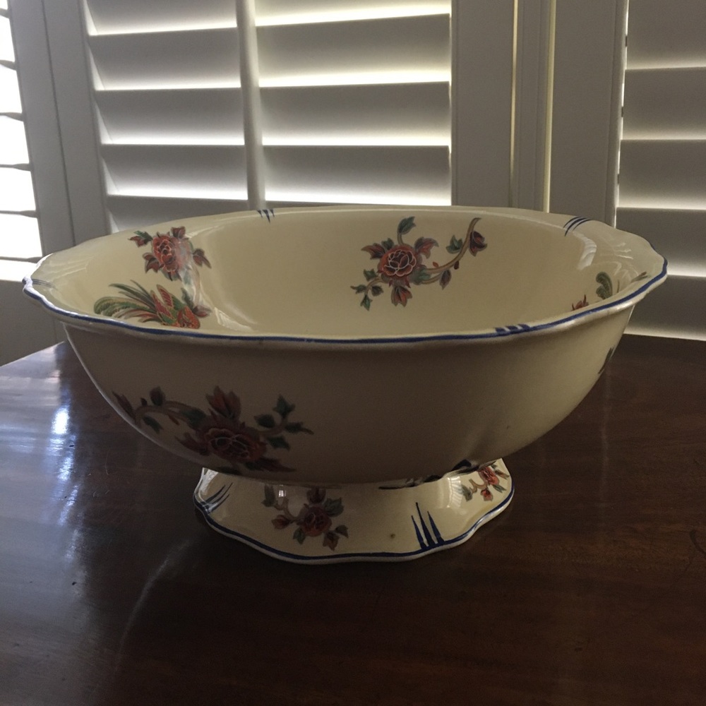 Footed open round serving bowl - Royal Venton Ware by John Steventon & Sons